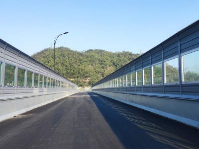 樂凱南大街高架橋聲屏障項(xiàng)目施工